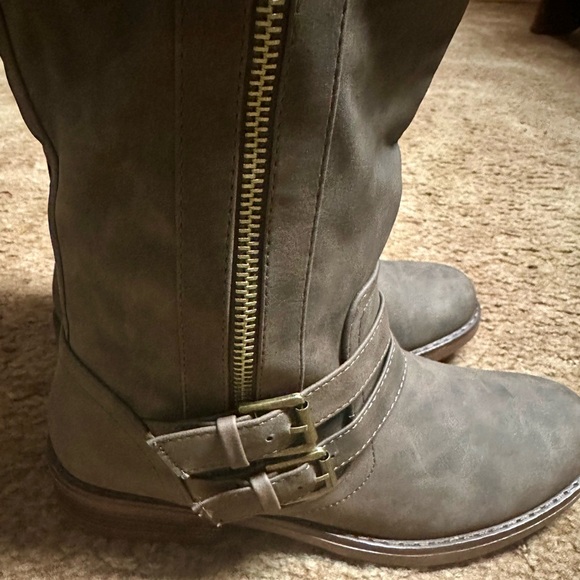 Woman’s riding boots - Picture 2 of 8